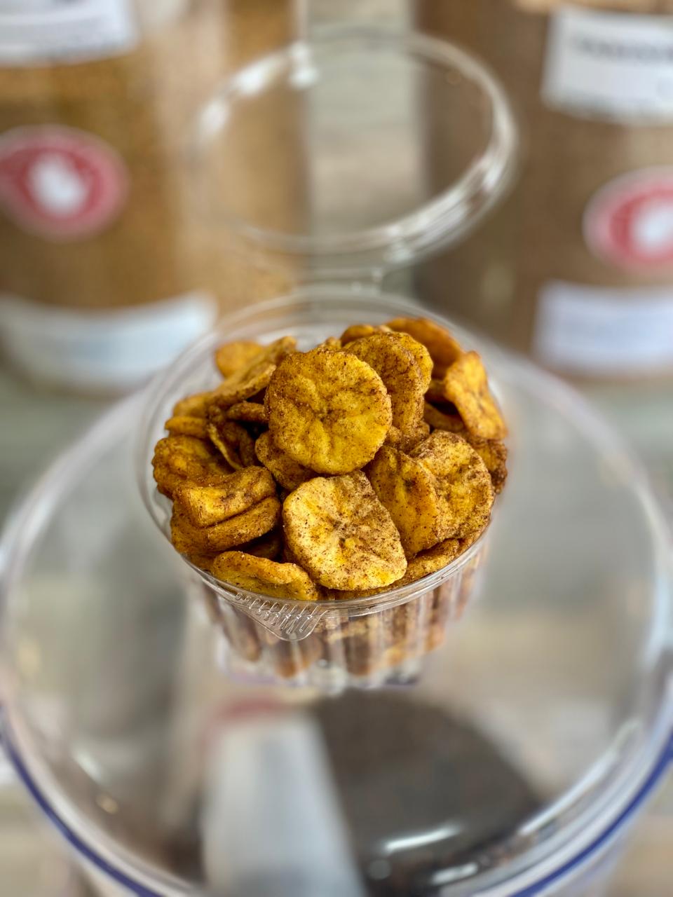 Chips de banana com canela